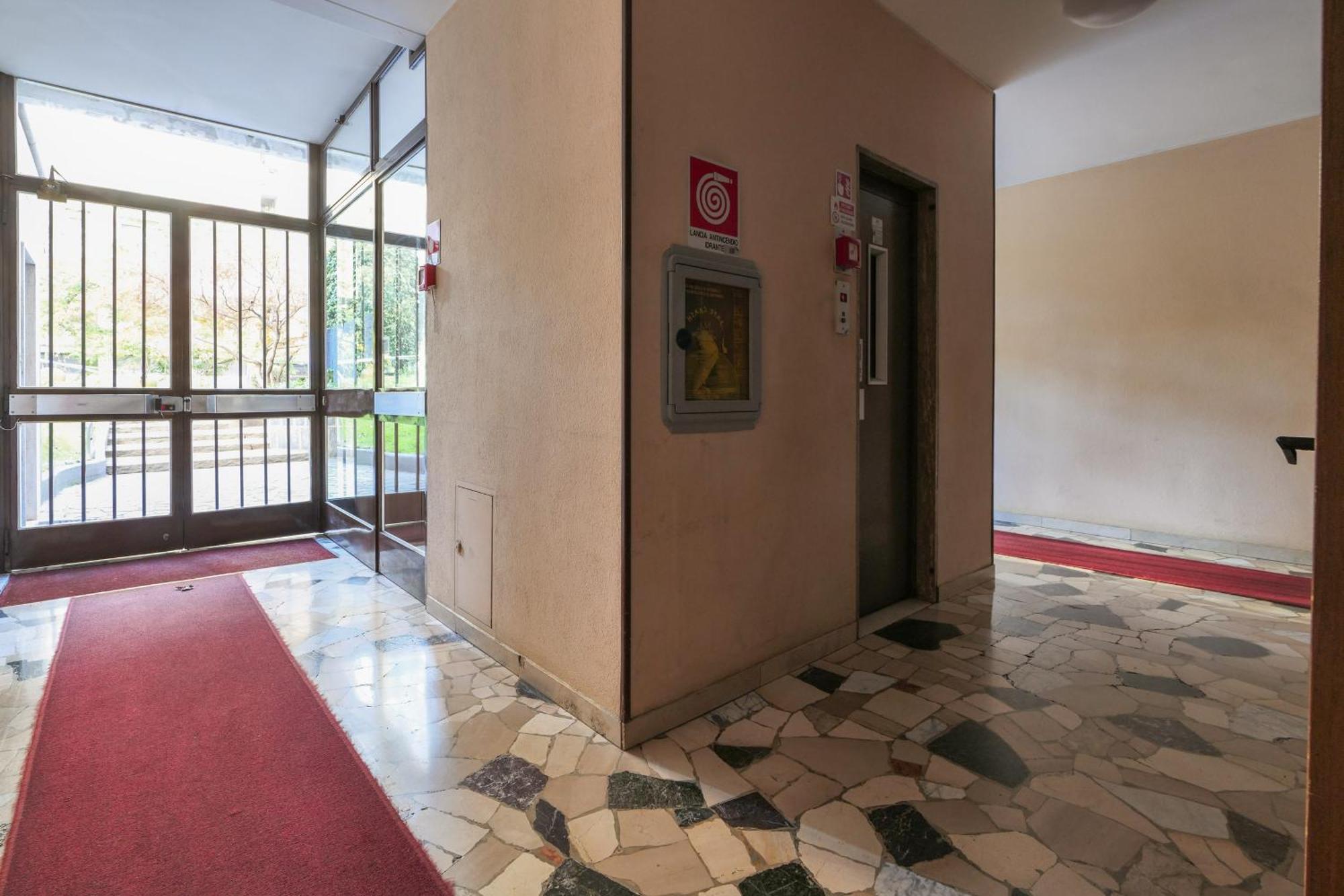 Apartamento Primopiano - Venezuela Milán Exterior foto